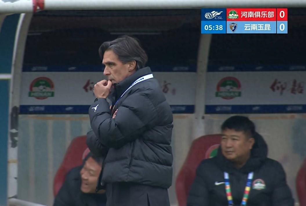 SABA沙巴体育-河南锋无力隐现？5次得分机会浪费4次，姆布拉中超首球仍差强人意